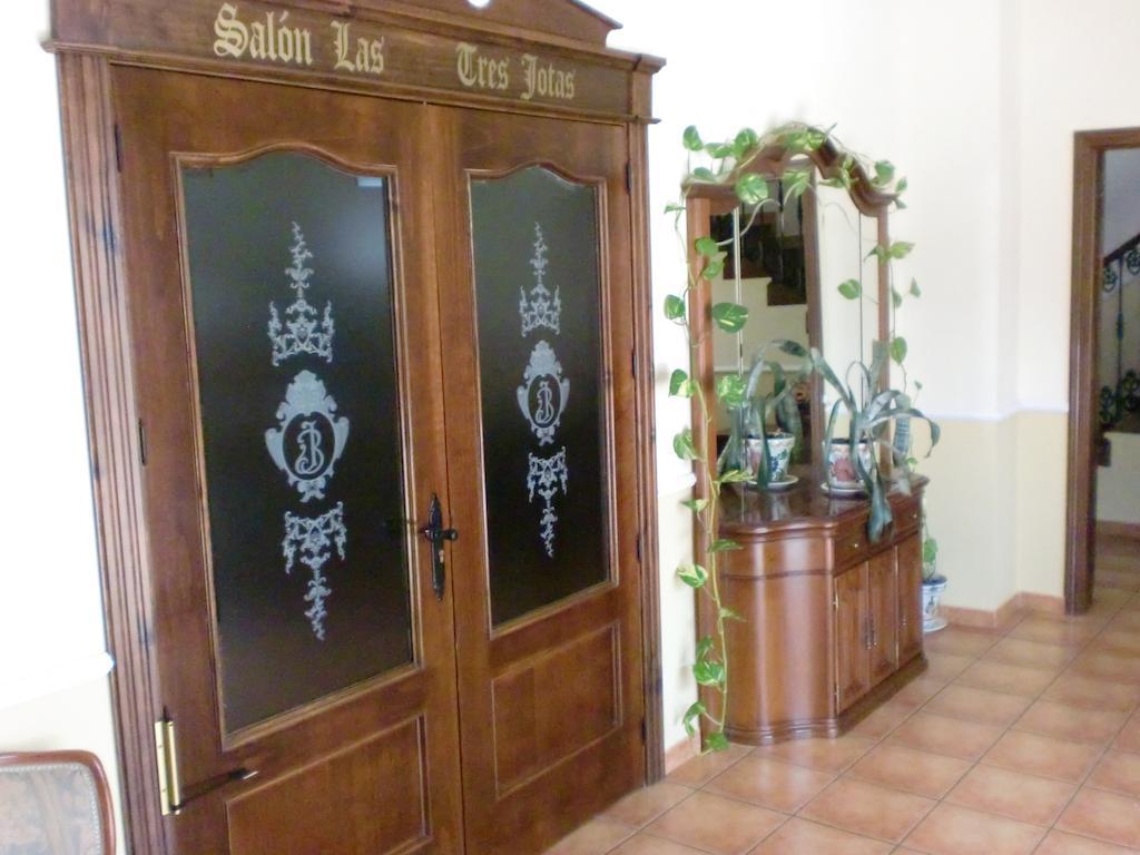 Hostal Las Tres Jotas Alcaracejos Eksteriør bilde