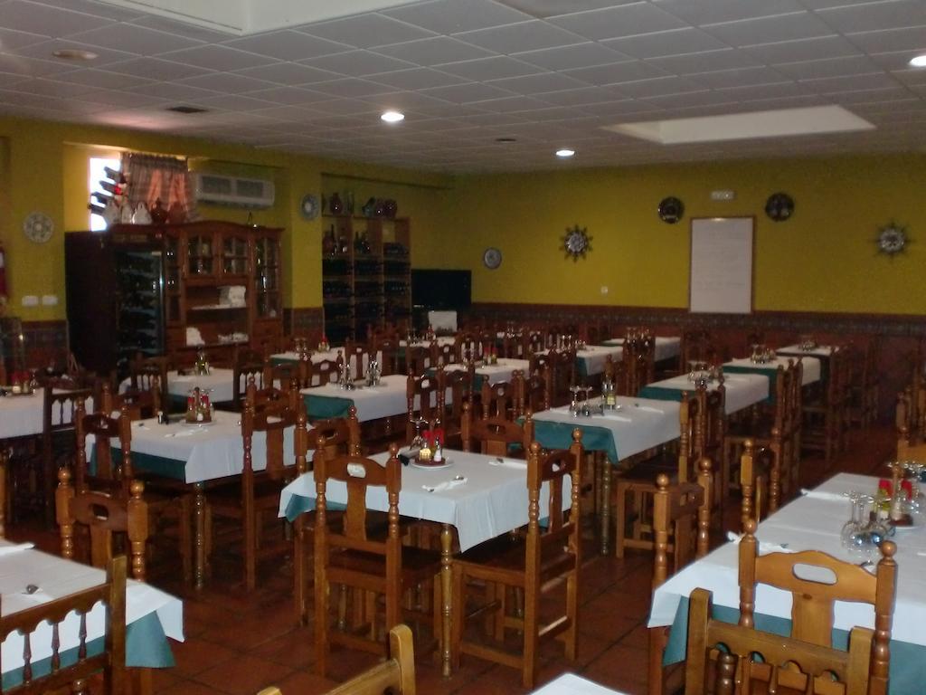 Hostal Las Tres Jotas Alcaracejos Eksteriør bilde